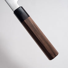 Cargar imagen en el visor de la galería, Cuchillo Wa-Santoku Acero Plata #3 Mango de Nogal - Fabricado por Satoshi Nakagawa