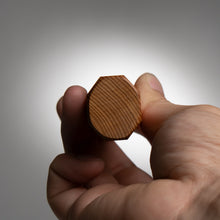 Image de chargement dans la visionneuse de la galerie, The back grain of the handle can be just as striking to admire.