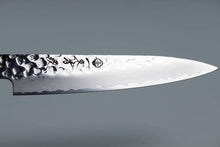 Cargar imagen en el visor de la galería, A Japanese gift knife perfect for cutting fruits and small vegetables