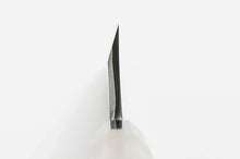 將圖像加載到圖庫查看器中, Deba knives are thick and heavy, but it means they can get through harder substances like smaller bones.