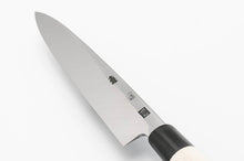 이미지를 갤러리 뷰어에로드, Single-edged knives don't break down cell membranes as often, which keeps foods like sashimi staying juicy!