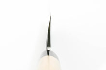 Load image into Gallery viewer, The thin cutting edge makes food glide off the knife seamlessly.