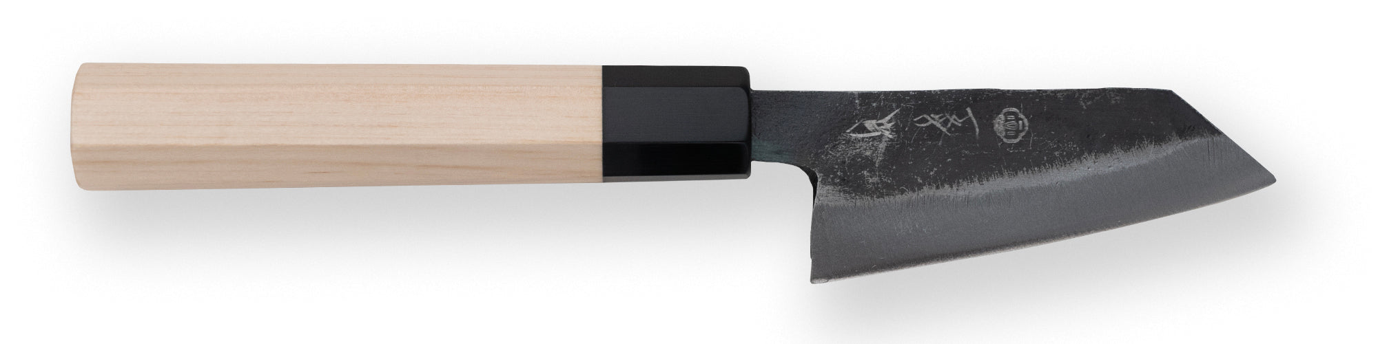 Cuchillo Bunka pequeño de la serie YOI con hoja negra kuro-uchi de 80 mm y mango octogonal de magnolia, hecho en Japón.
