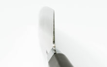 Image de chargement dans la visionneuse de la galerie, Couteau Santoku - inoxydable VG1 - Kirameki manche en acier lame alvéolée
